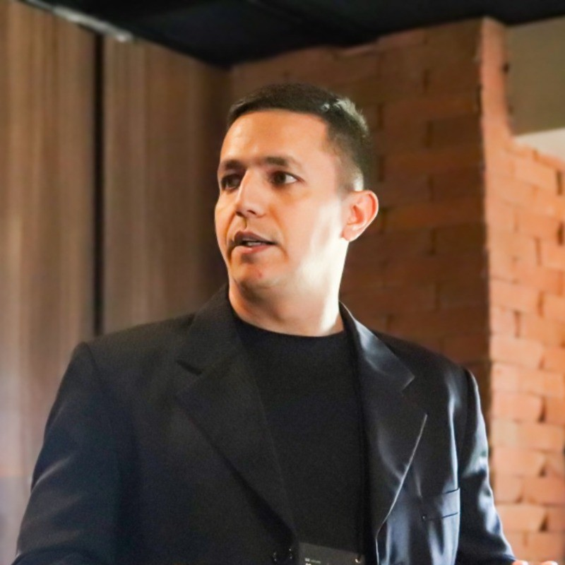 Carlos Carrilho, Sales Specialist 