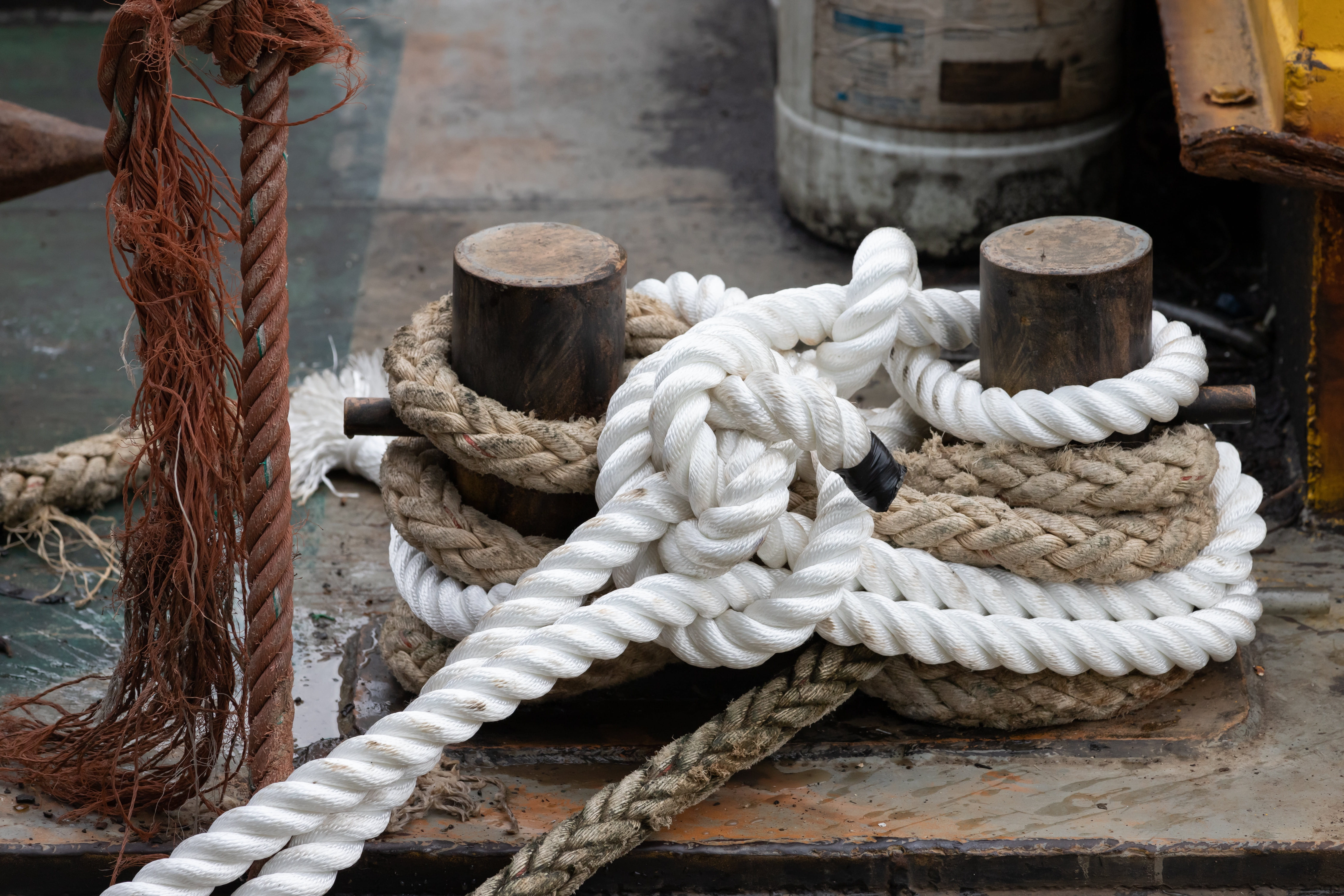 Seile auf einem Boot