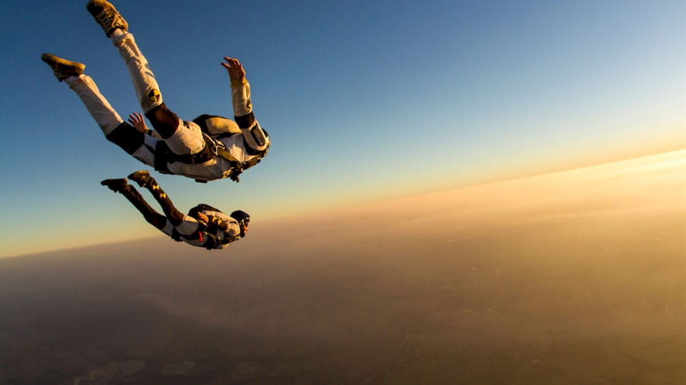 People parachuting
