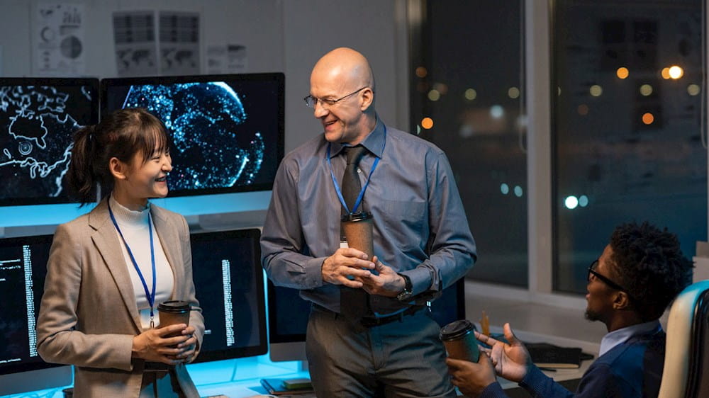 Pessoas num escritório