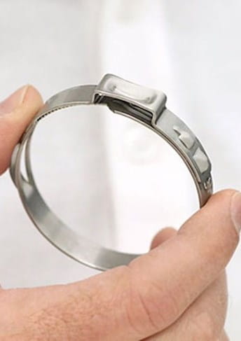 hand holding ring