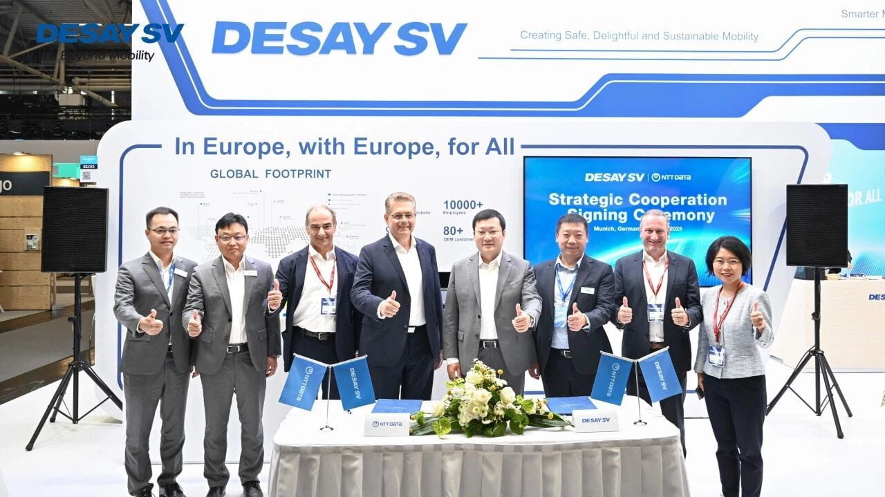 Group Photo Desay SV and NTT DATA